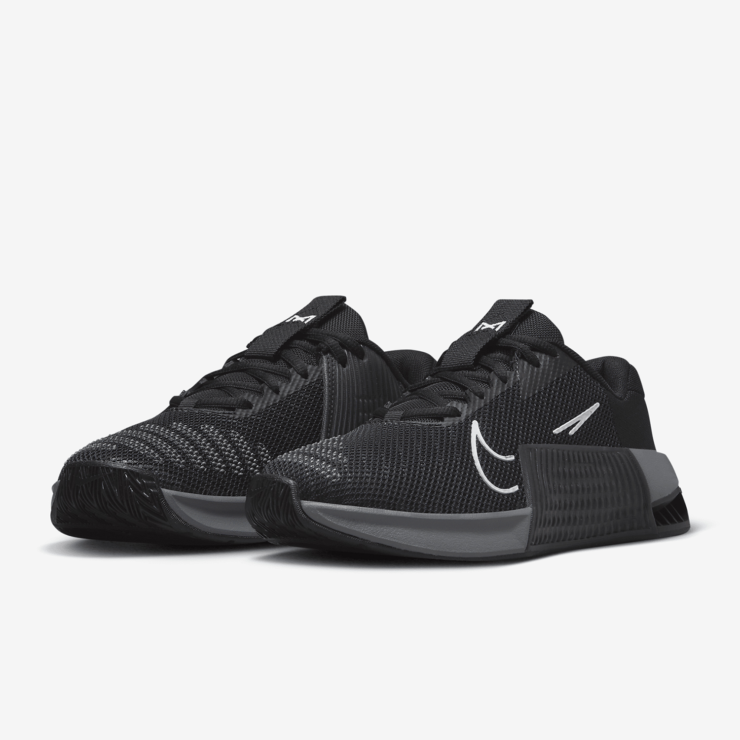 รองเท้าออกกำลังกายสำหรับผู้หญิ - Nike Shoes Metcon 9 บทวิจารณ์และราคา